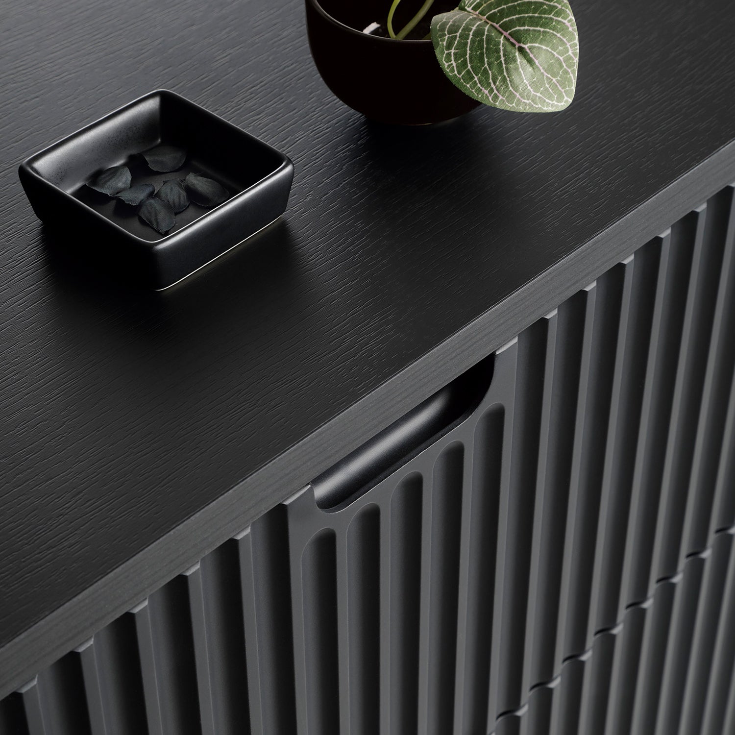 Signe Ribbed Elegant TV Unit - Black / Gold Legs